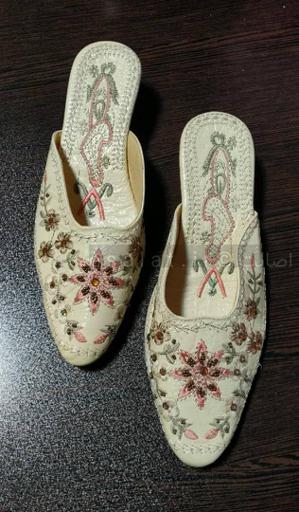 کفش زنانه طرحدار قدیمی